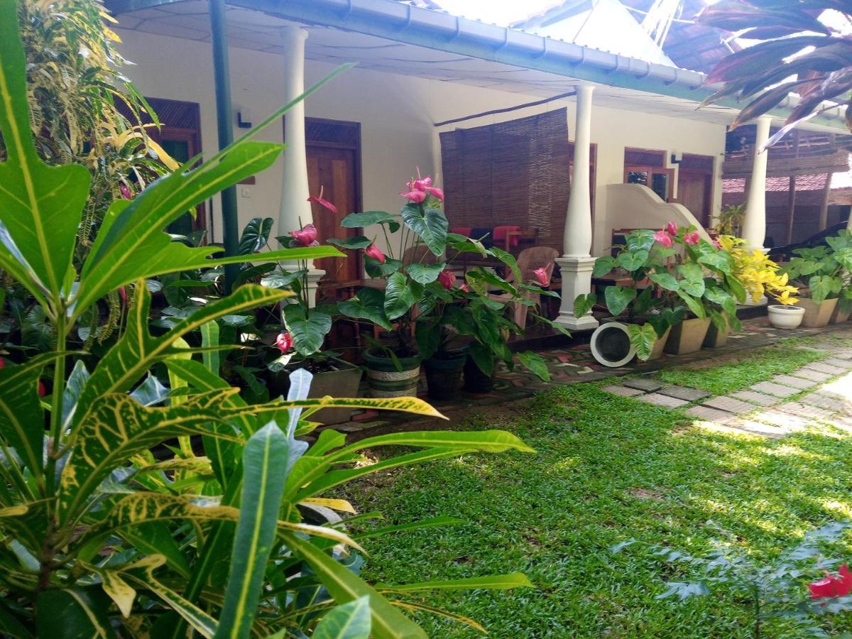 Sansala Guesthouse & Restaurant تانجالي المظهر الخارجي الصورة