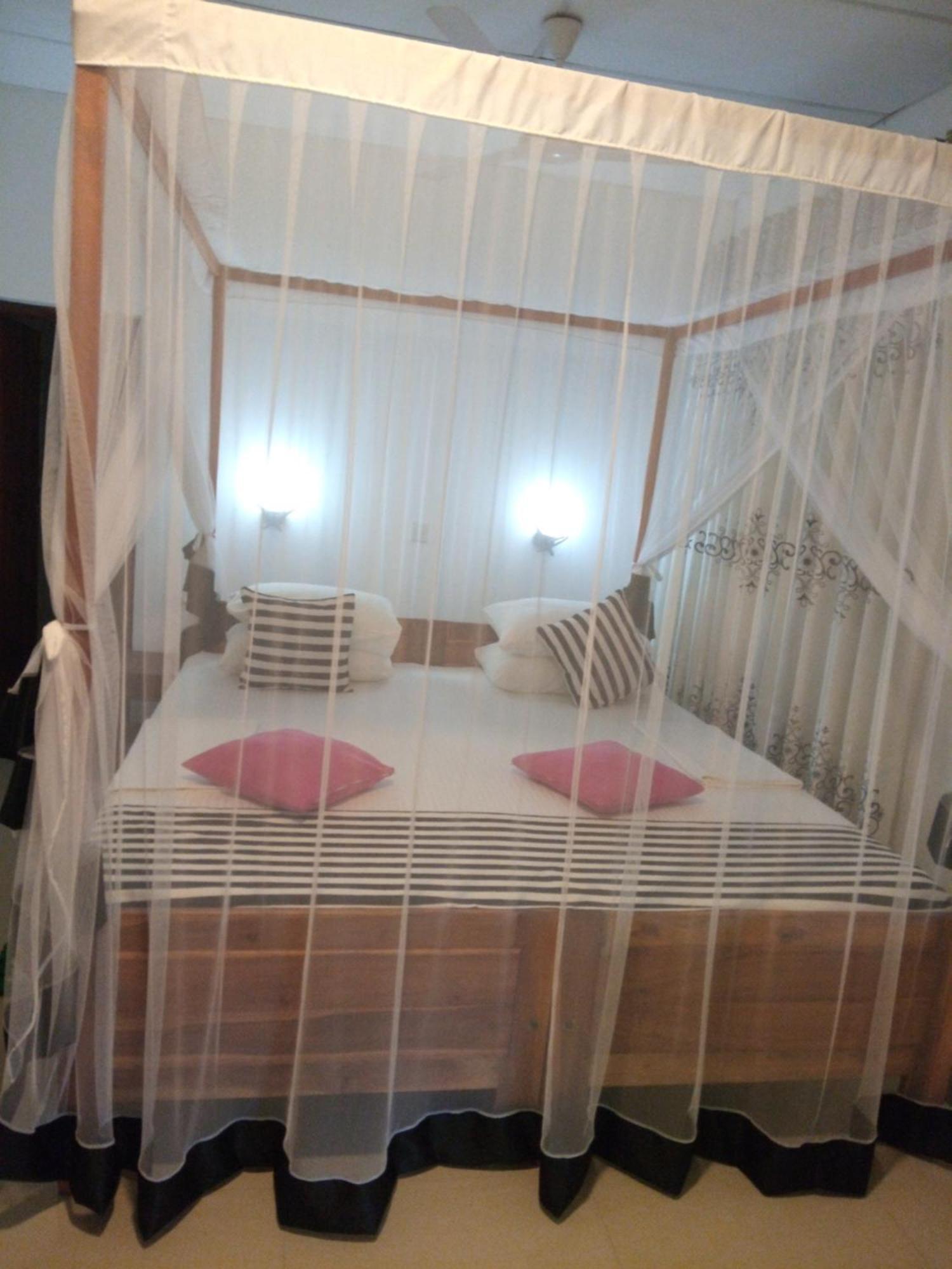 Sansala Guesthouse & Restaurant تانجالي الغرفة الصورة