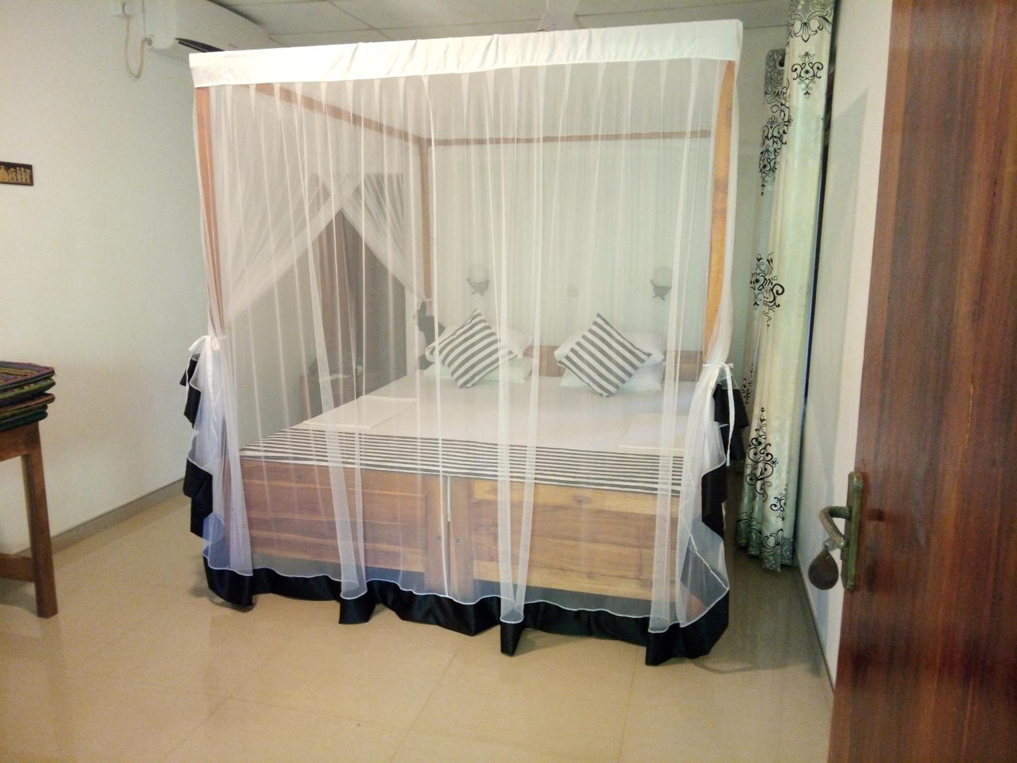 Sansala Guesthouse & Restaurant تانجالي الغرفة الصورة