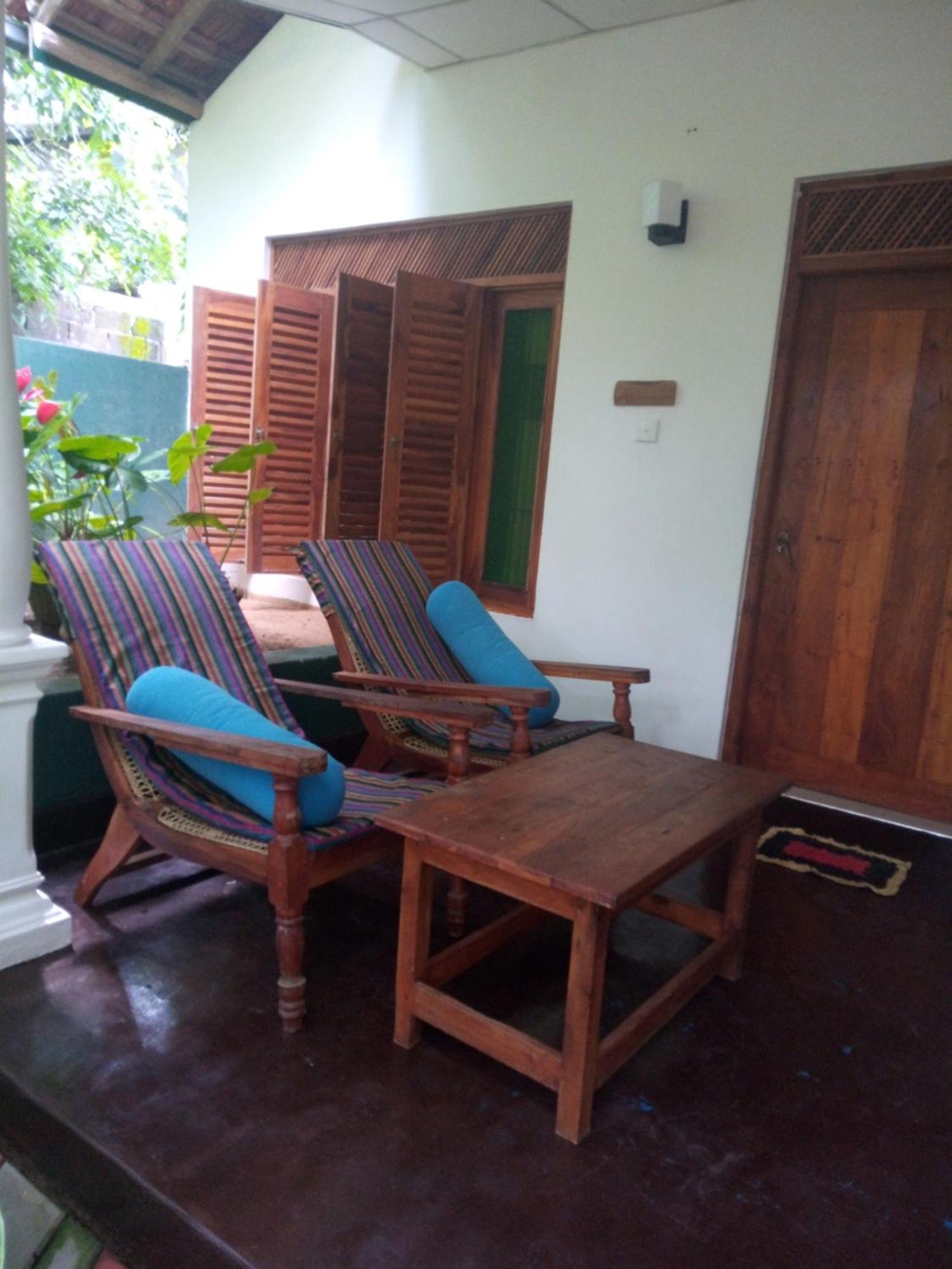 Sansala Guesthouse & Restaurant تانجالي الغرفة الصورة