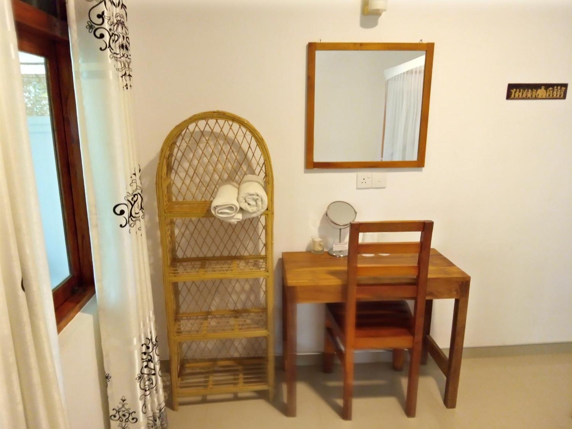 Sansala Guesthouse & Restaurant تانجالي الغرفة الصورة