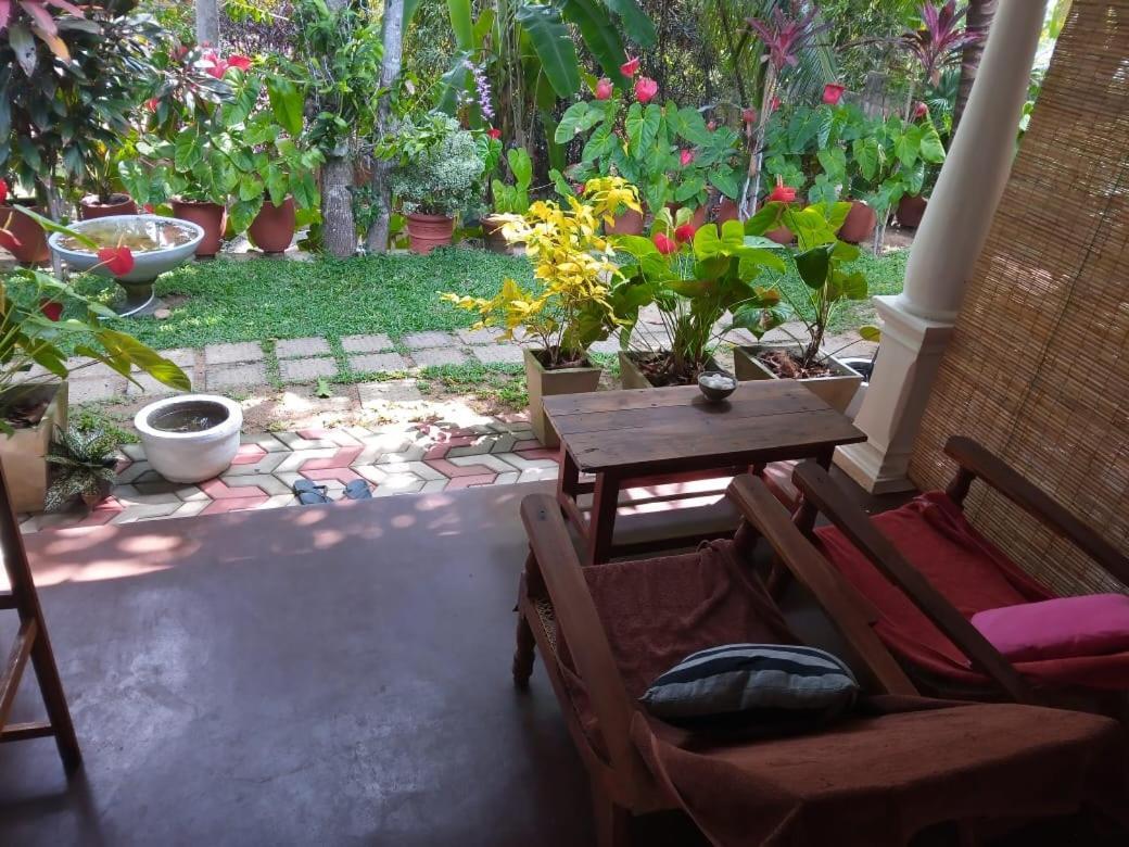 Sansala Guesthouse & Restaurant تانجالي الغرفة الصورة